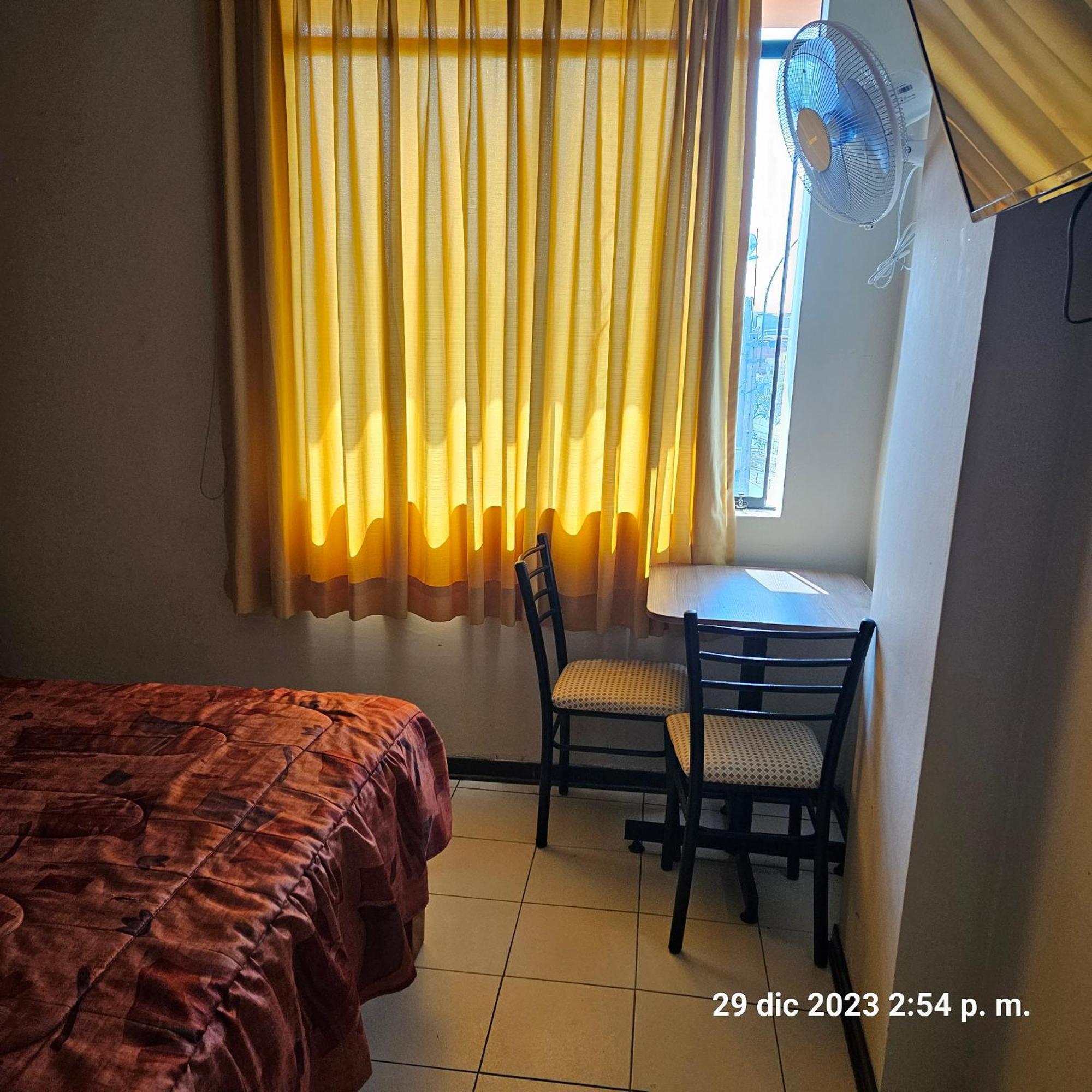 Hostal La Cascada Lima Extérieur photo