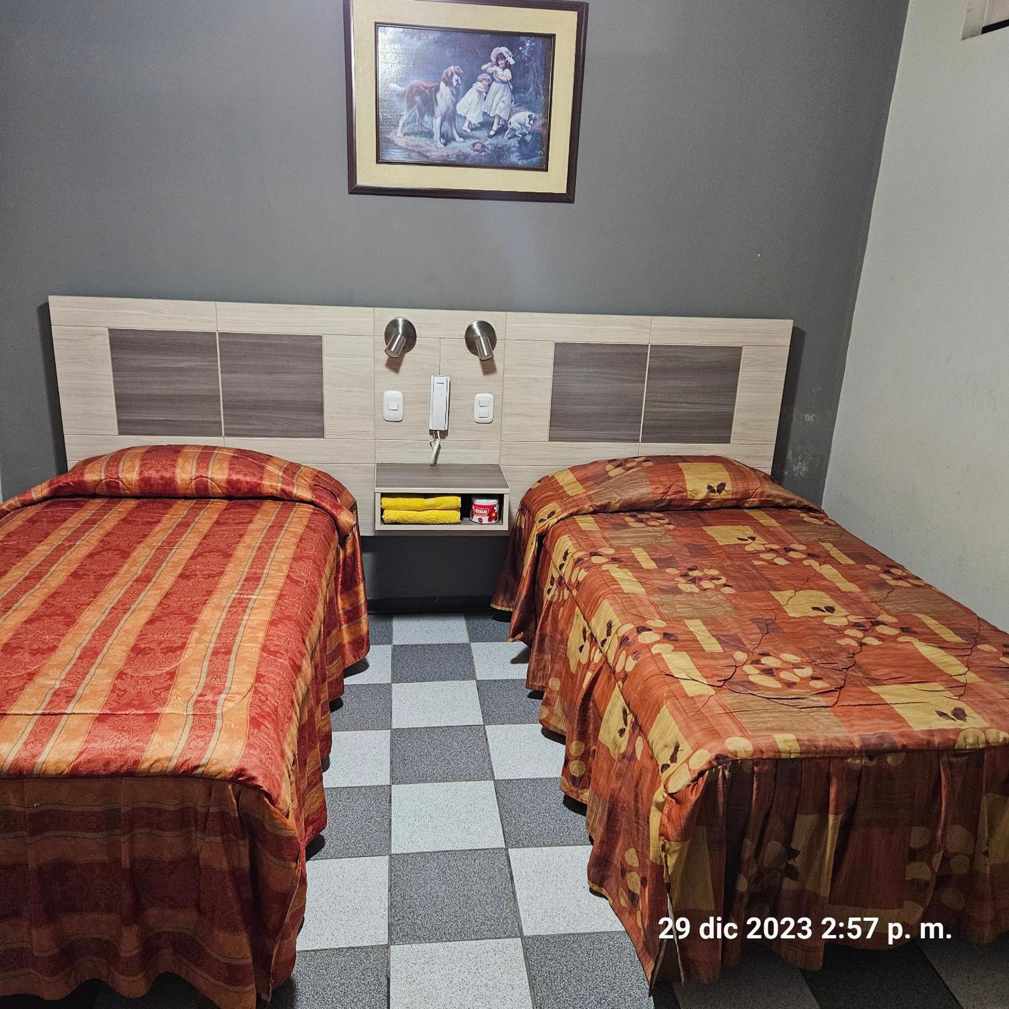 Hostal La Cascada Lima Extérieur photo