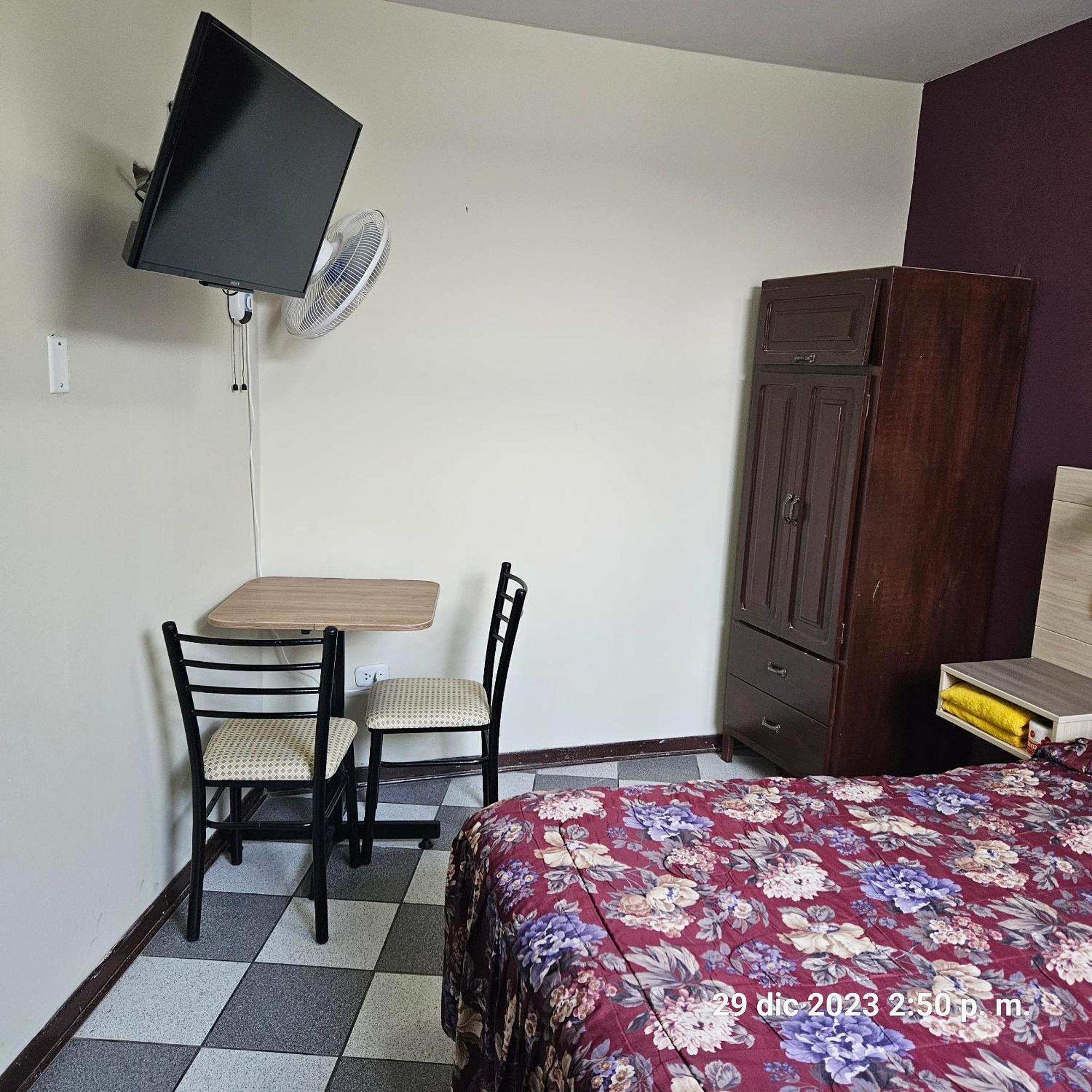 Hostal La Cascada Lima Extérieur photo
