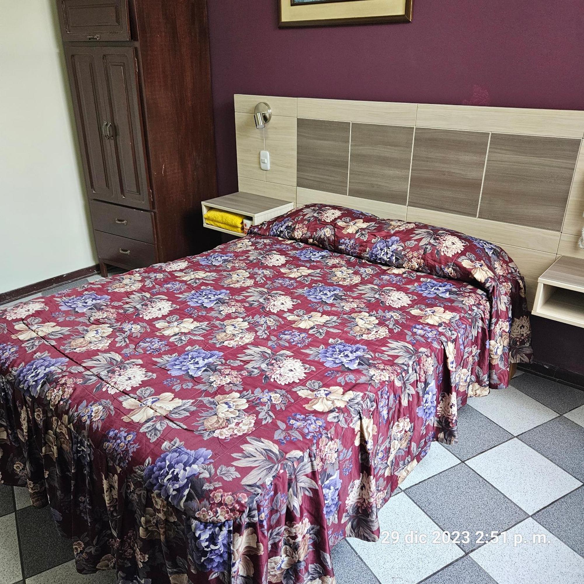 Hostal La Cascada Lima Extérieur photo